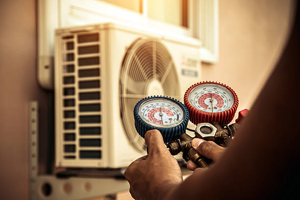Professional Hvac Repair technician working in Roslyn, NY
